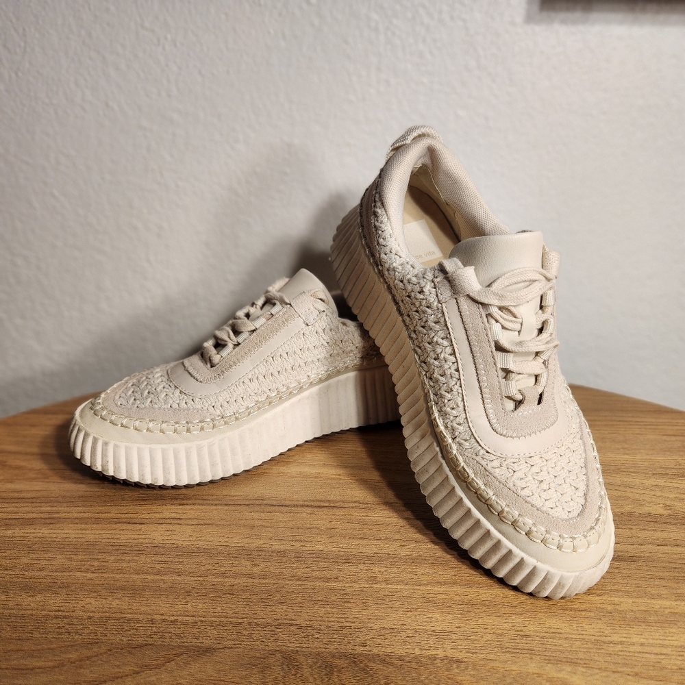 Dolce Vita Dolen Sneakers in Sandstone Knit size‎ 8